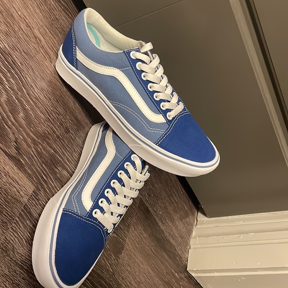 Vans - Picture 2 of 2